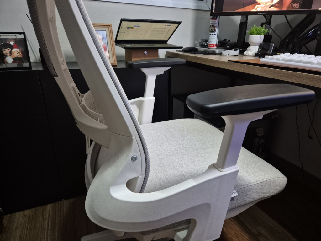 Cadeira Elements Helene Special review – apoio lombar e braços reguláveis