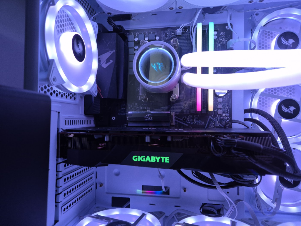 Gabinete Aquário AceGeek Mercury R425 com M-Atx sobra muito espaço